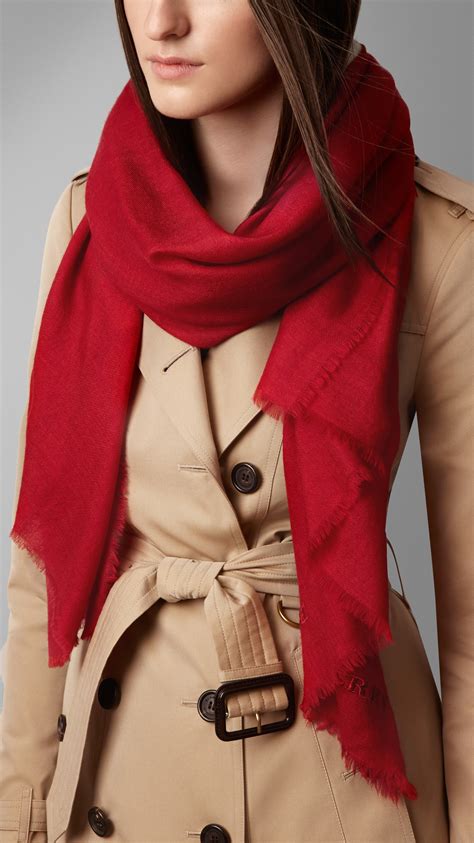 buying burberry scarf